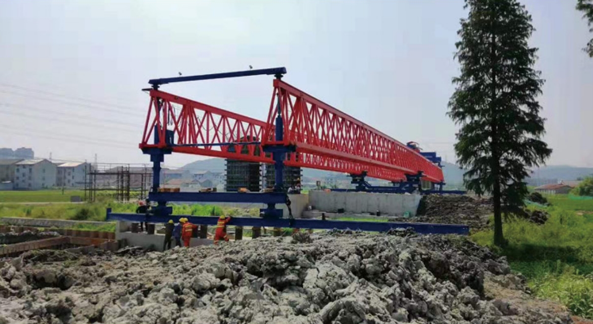 福建公路集团杭台高速绍兴段尊时凯龙人生就博40/200吨架桥机调试完毕
